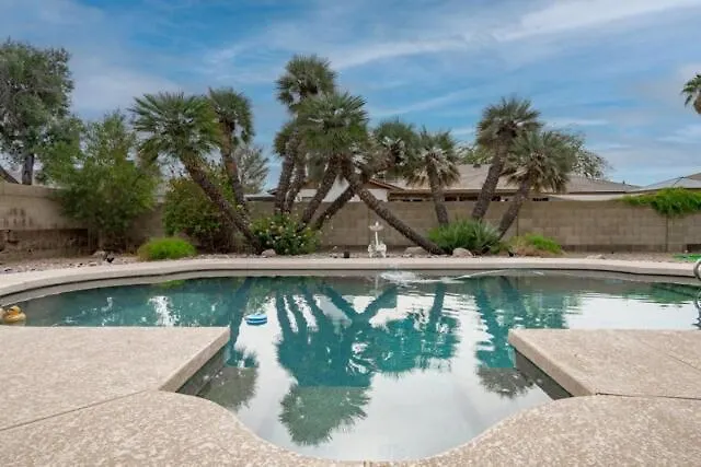 Holiday home Desert Oasis With Pool And Games Phoenix