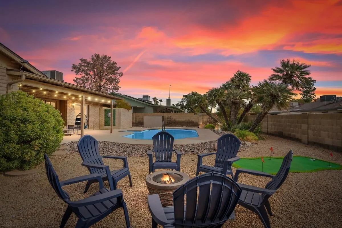 Desert Oasis With Pool And Games Phoenix