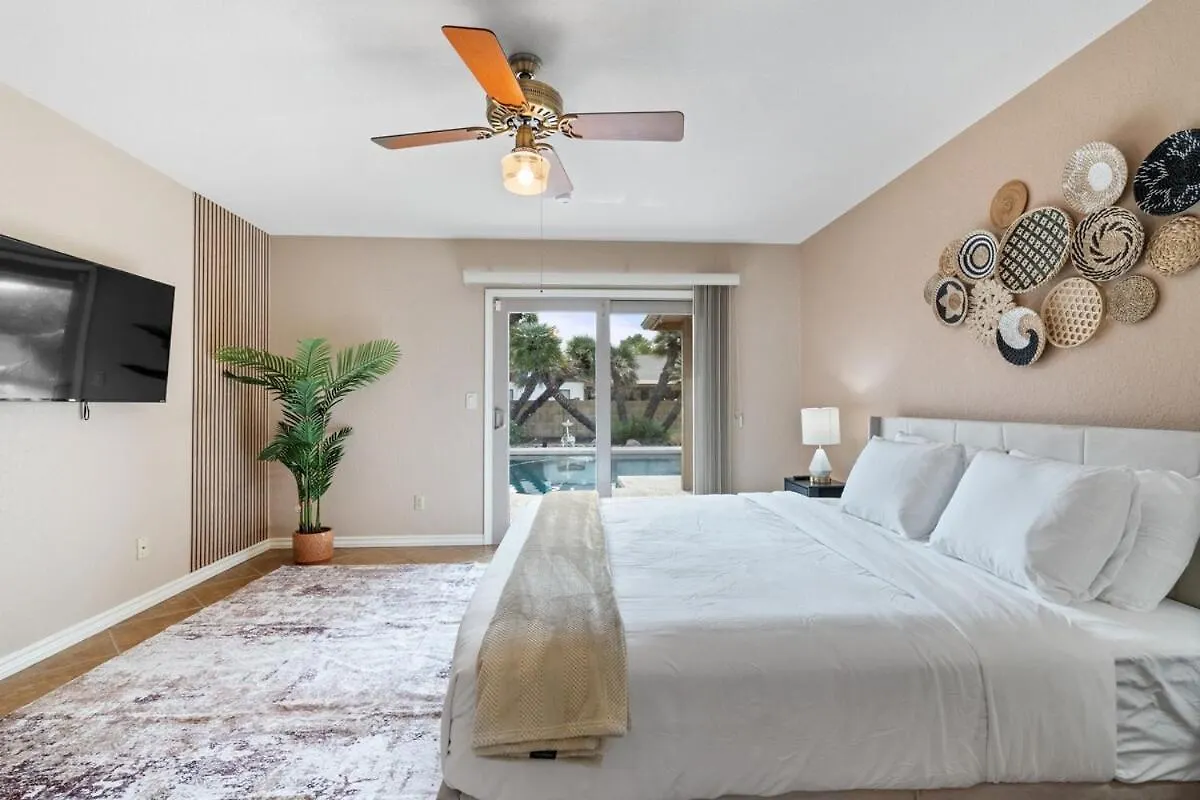 Holiday home Desert Oasis With Pool And Games Phoenix
